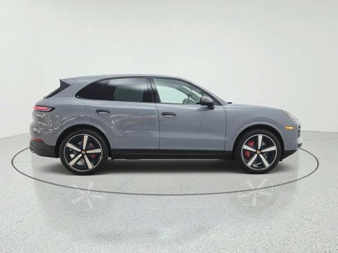 Used 2024 Porsche Cayenne S AWD/4WD image 4