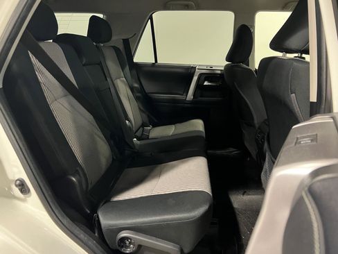 Used 2022 Toyota 4Runner SR5 AWD/4WD image 33