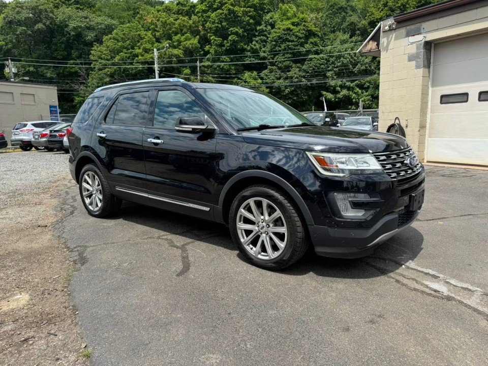 Used 2017 Ford Explorer Limited AWD/4WD image 5
