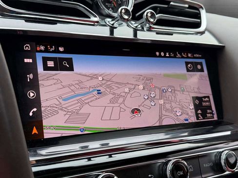 Certified 2022 Bentley Bentayga image 31