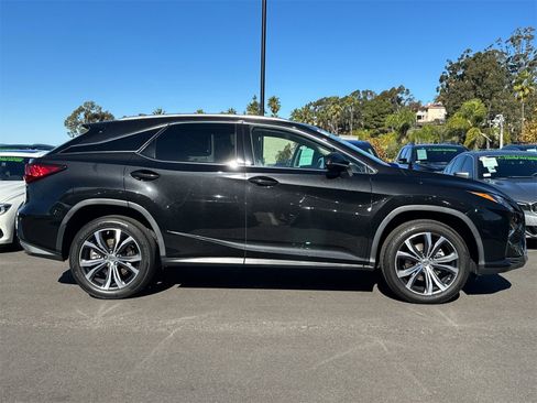 Used 2017 Lexus RX 350 FWD image 2