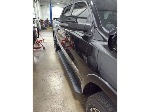 Used 2025 RAM 1500 Laramie w/ Sport Appearance Package AWD/4WD image 6