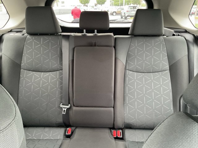 Used 2024 Toyota RAV4 XLE FWD image 32