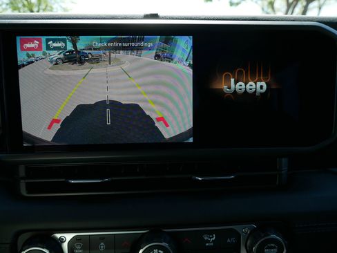 New 2026 Jeep Wrangler Unlimited Sahara AWD/4WD image 20