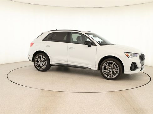 Certified 2025 Audi Q3 2.0T Premium Plus w/ Premium Plus Package image 9