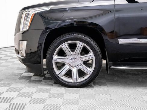 Used 2020 Cadillac Escalade ESV Luxury image 37