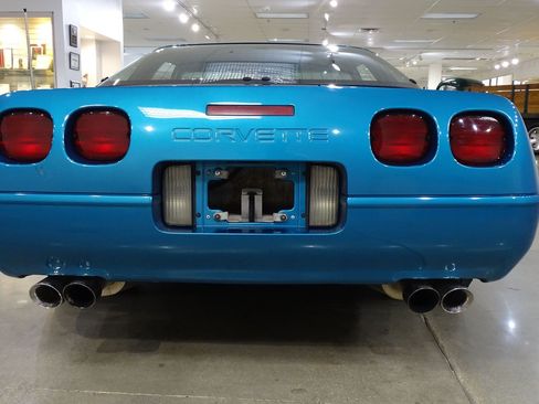 Used 1994 Chevrolet Corvette Coupe RWD image 12