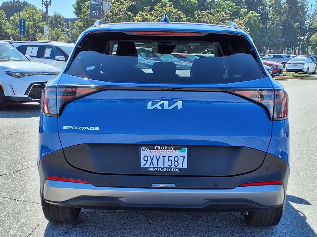 Certified 2026 Kia Sportage EX w/ EX Panorama Roof Package FWD image 6