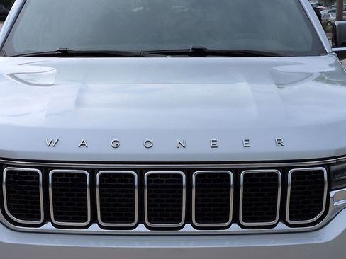 Used 2024 Jeep Wagoneer 4WD image 5