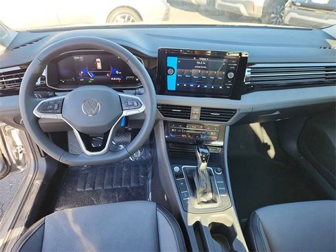 New 2026 Volkswagen Jetta SE image 9