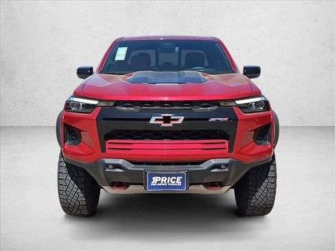 Used 2025 Chevrolet Colorado ZR2 AWD/4WD image 2