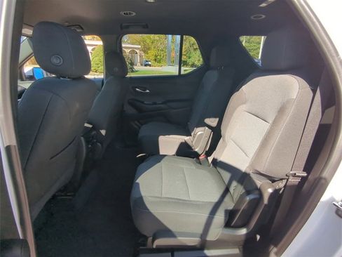 Certified 2022 Chevrolet Traverse LT image 24