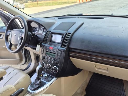 Used 2012 Land Rover LR2 HSE image 56