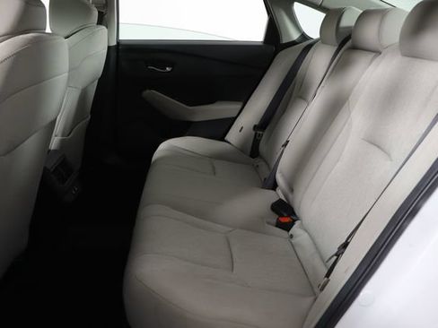 Used 2025 Honda Accord SE image 15