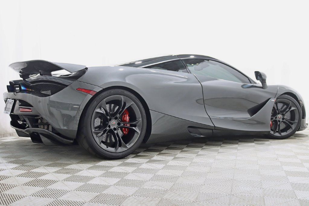 Used 2018 McLaren 720S RWD image 17
