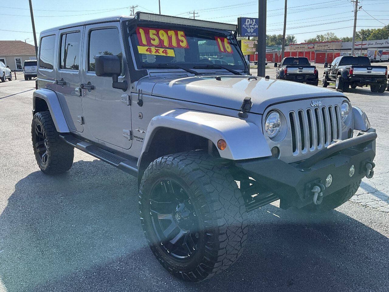 Used 2016 Jeep Wrangler Unlimited Sahara w/ Connectivity Group AWD/4WD image 8