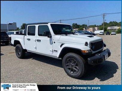 New 2025 Jeep Gladiator Sport