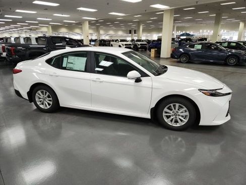 New 2026 Toyota Camry LE image 6