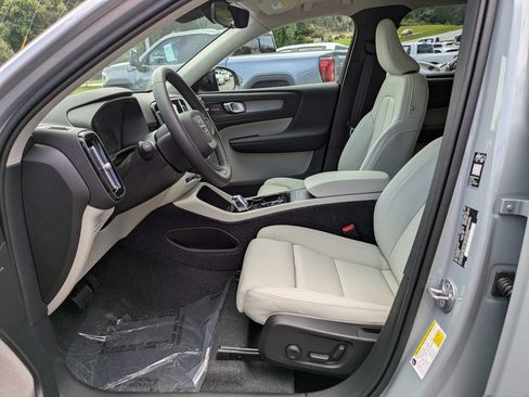New 2026 Volvo XC40 B5 Ultra AWD/4WD image 21