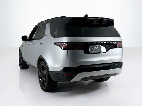 Used 2024 Land Rover Discovery Dynamic SE image 3