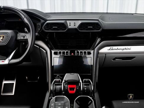 Used 2024 Lamborghini Urus S AWD/4WD image 25