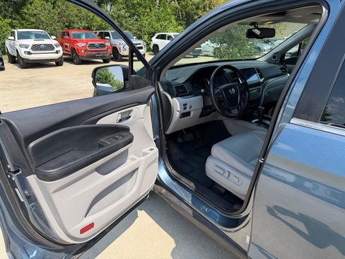 Used 2017 Honda Pilot EX-L image 10