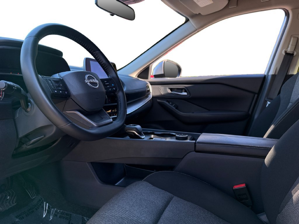 Used 2025 Nissan Rogue SV AWD/4WD image 22