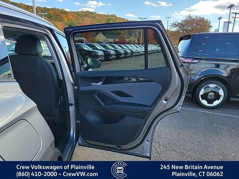 New 2026 Volkswagen Tiguan SE image 44