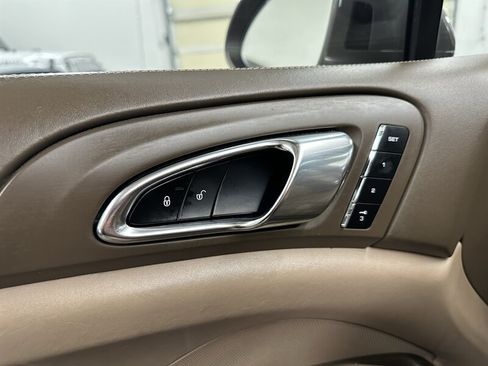 Used 2013 Porsche Cayenne Diesel AWD/4WD image 37