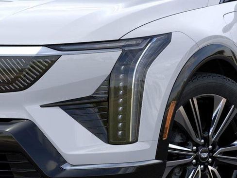 New 2026 Cadillac Optiq Luxury 2 RWD image 10