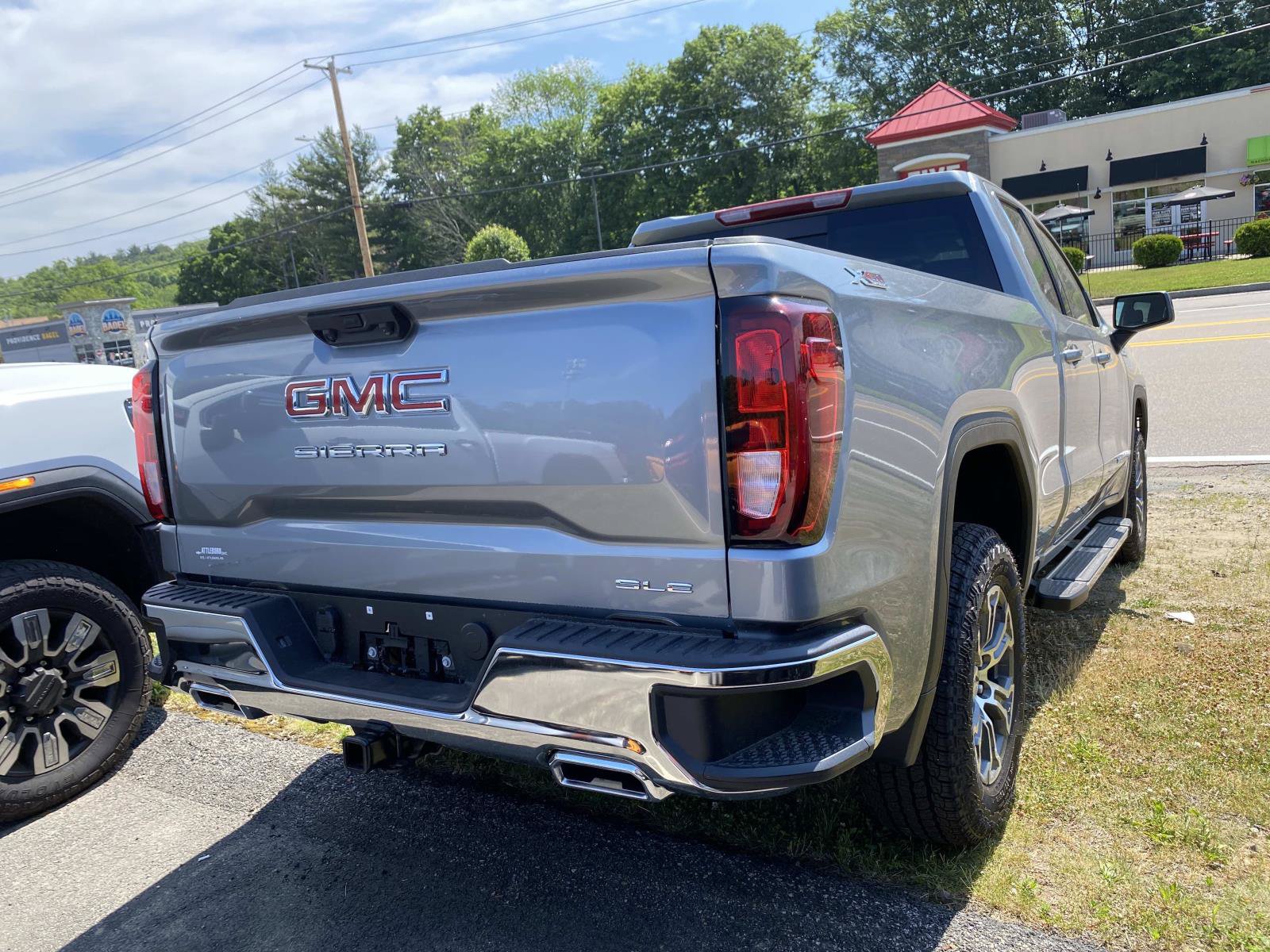 Used 2026 GMC Sierra 1500 SLE AWD/4WD image 6