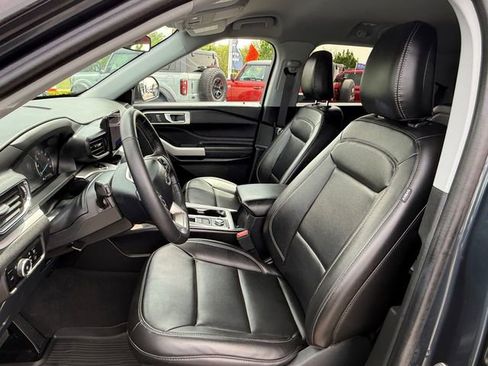 Certified 2024 Ford Explorer XLT w/ Equipment Group 202A AWD/4WD image 6