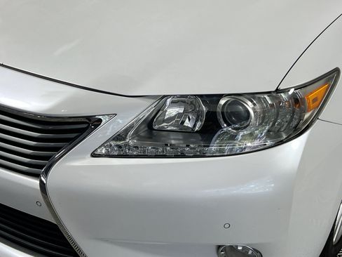Used 2013 Lexus ES 300h w/ Luxury Pkg FWD image 12