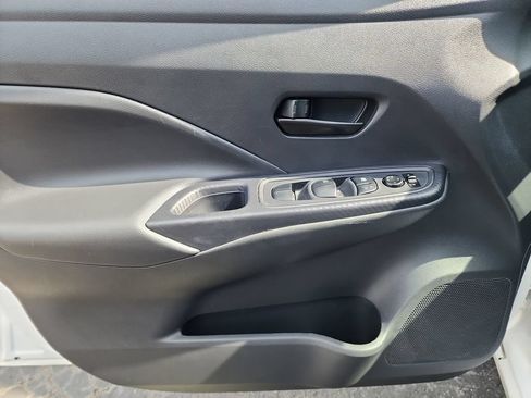Used 2023 Nissan Versa S FWD image 13