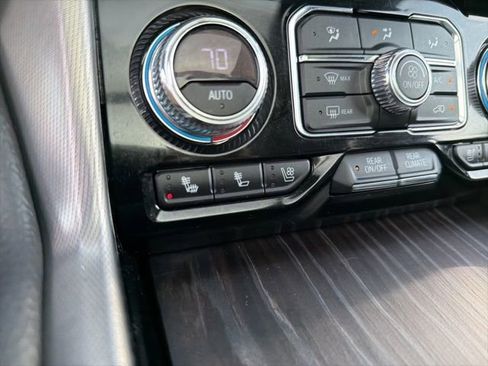 Used 2021 GMC Yukon Denali w/ Denali Premium Package image 21