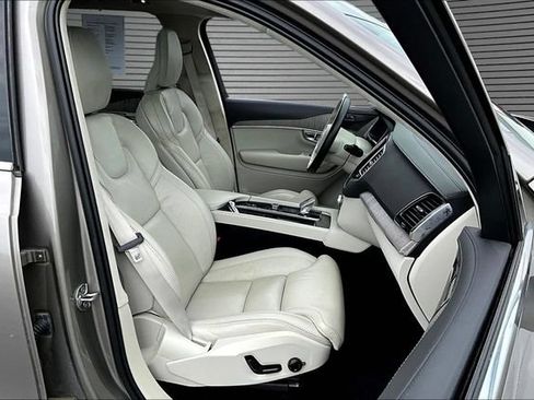 Used 2022 Volvo XC90 T8 Inscription AWD/4WD image 29