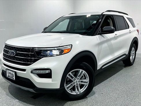 Used 2021 Ford Explorer XLT w/ Equipment Group 202A image 3