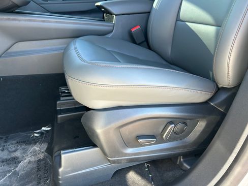 New 2026 Ford Explorer Active AWD/4WD image 14