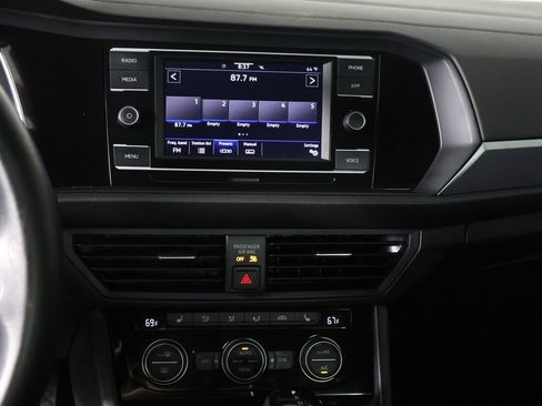 Used 2023 Volkswagen Jetta SE FWD image 37