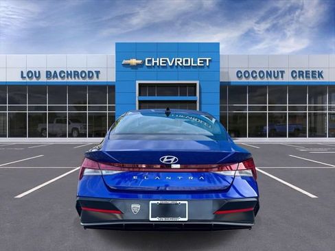 Used 2025 Hyundai Elantra SEL FWD image 7