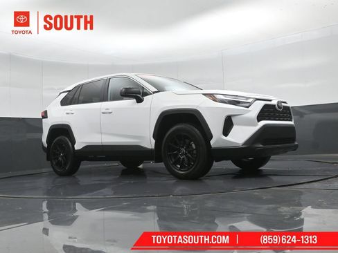 Used 2023 Toyota RAV4 LE FWD image 37