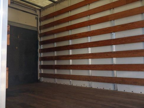 Used 2017 Ford F550 2WD Regular Cab Super Duty image 15