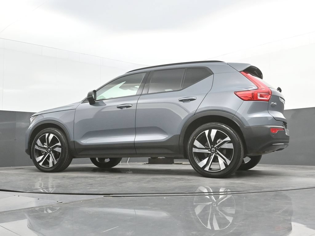 Certified 2023 Volvo XC40 B5 Plus w/ Climate Package AWD/4WD image 32