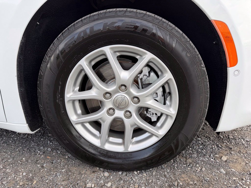 Used 2020 Chrysler Pacifica Touring-L w/ Advanced Safetytec Group FWD image 24
