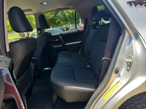 Used 2022 Toyota 4Runner TRD Off-Road Premium w/ Moonroof Package AWD/4WD image 28