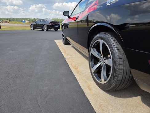Used 2013 Dodge Challenger R/T RWD image 10
