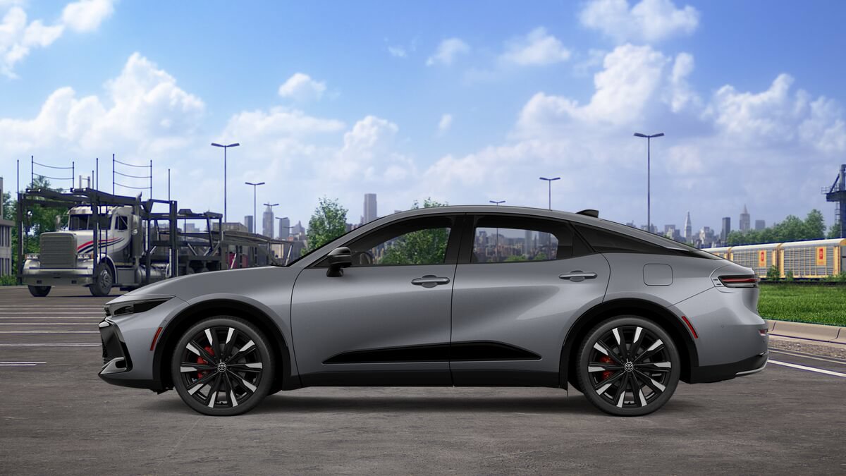 New 2027 Toyota Crown Platinum AWD/4WD image 4