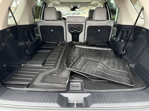 Used 2025 Honda Pilot Elite image 15