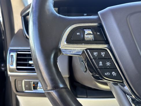 Used 2022 Lincoln Navigator Black Label image 19