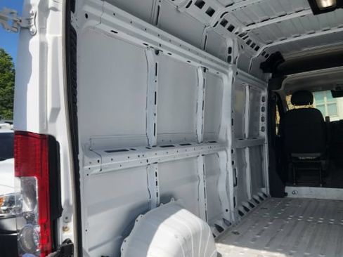 Used 2026 RAM ProMaster 2500 w/ Convenience Group FWD image 5